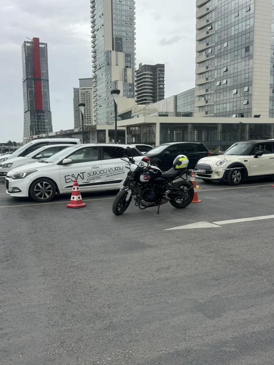 Esat eğitim motosikleti ve sürücü kursu aracı
