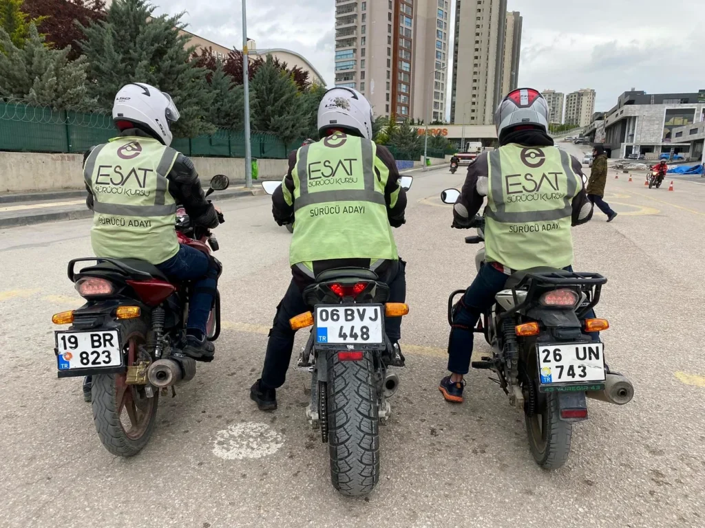 Esat yelekli sürücülerin grup eğitimi hazırlığı